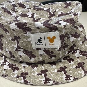 Kangol Born British Disney Ink Bucket Hat Tan Brown and White size medium